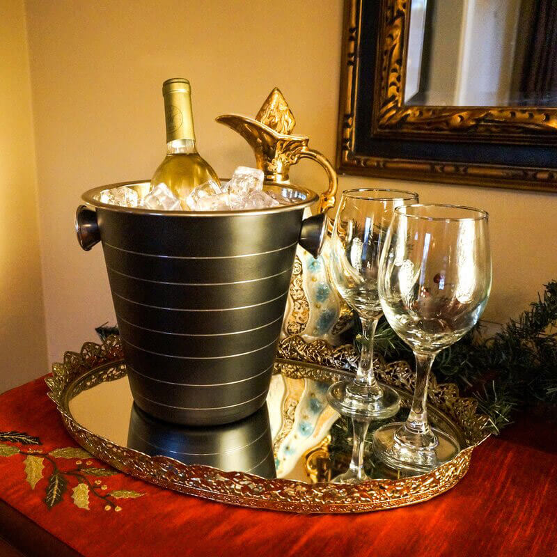 Wine or champagne chiller