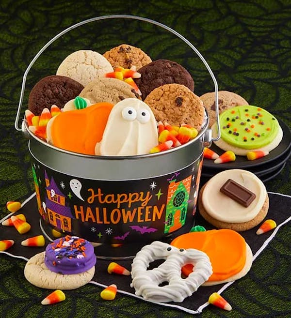 7 Best Halloween Gift Baskets For All Ages Image 3