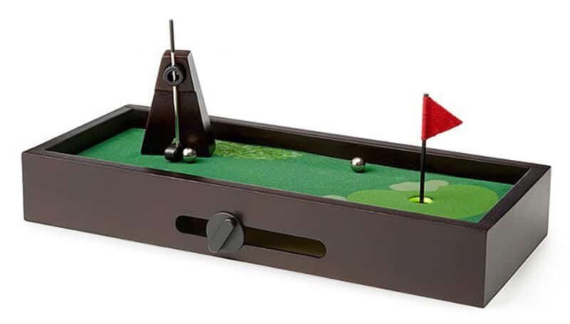 Miniature desk version of the game golf balls