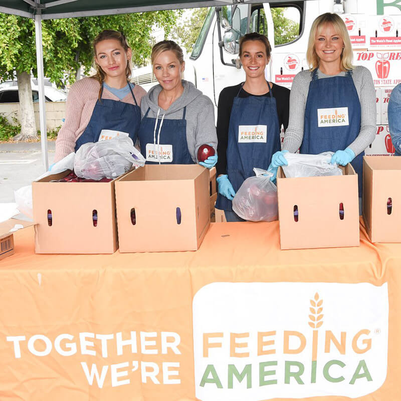 Group of volunteer in Feeding America