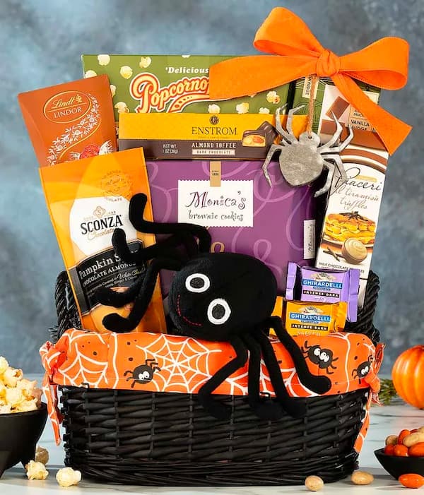 7 Best Halloween Gift Baskets For All Ages Image 7